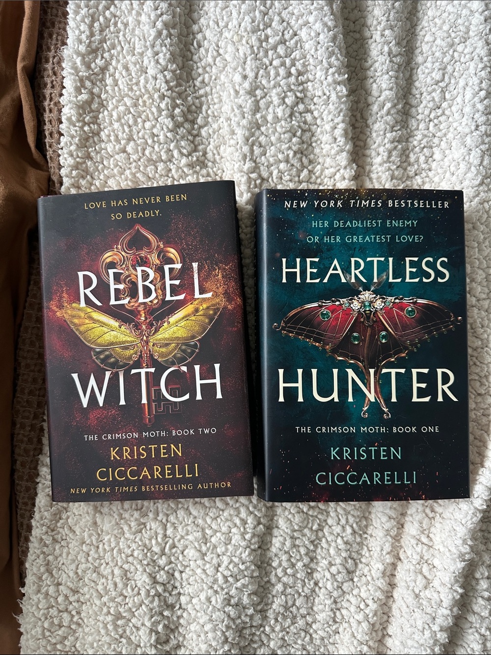 Heartless Hunter & Rebel Witch Book Set - Black, Red - Picture 1 of 4
